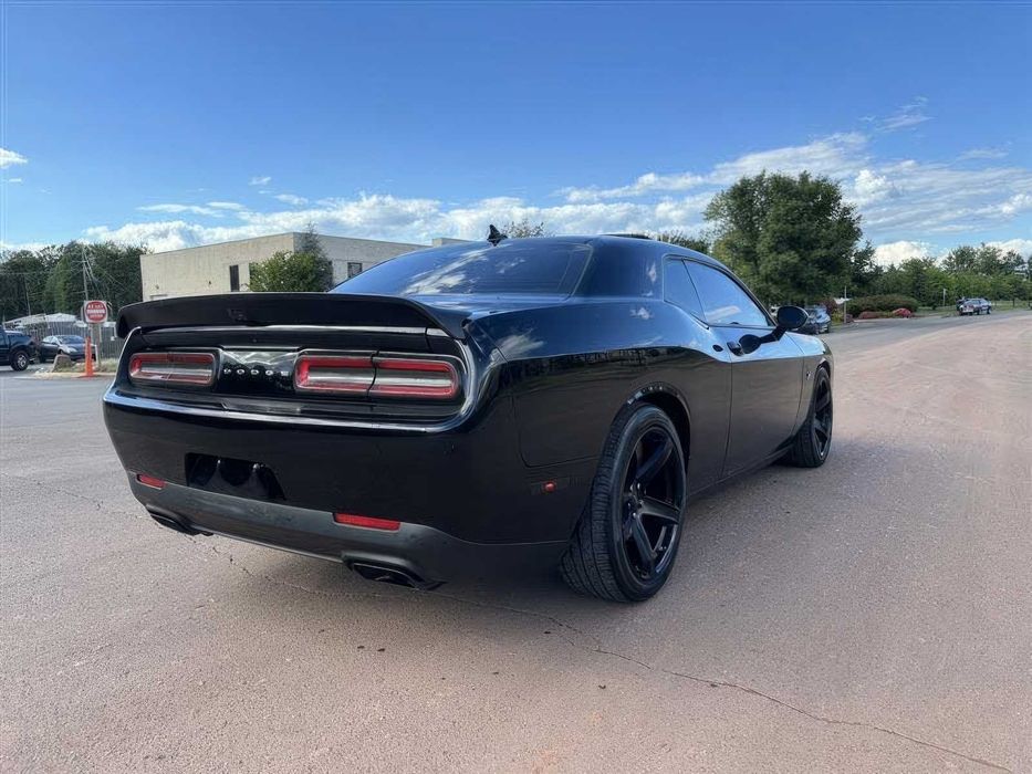 Dodge Challenger      2021