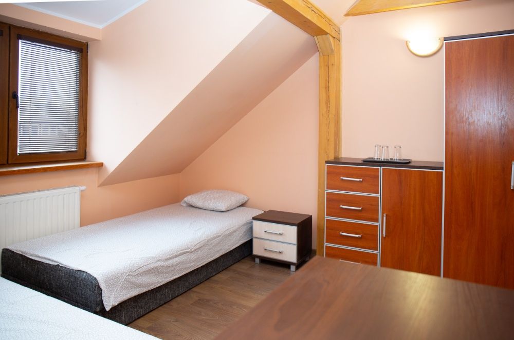 Noclegi Pokoje 2-6 os. Hostel Wrocław Krzyki Klecina