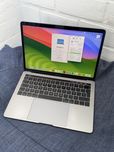 MacBook Pro 2019 13 i5 2.4/ 8GB /256 GB/ Touch Bar / 100% АКБ