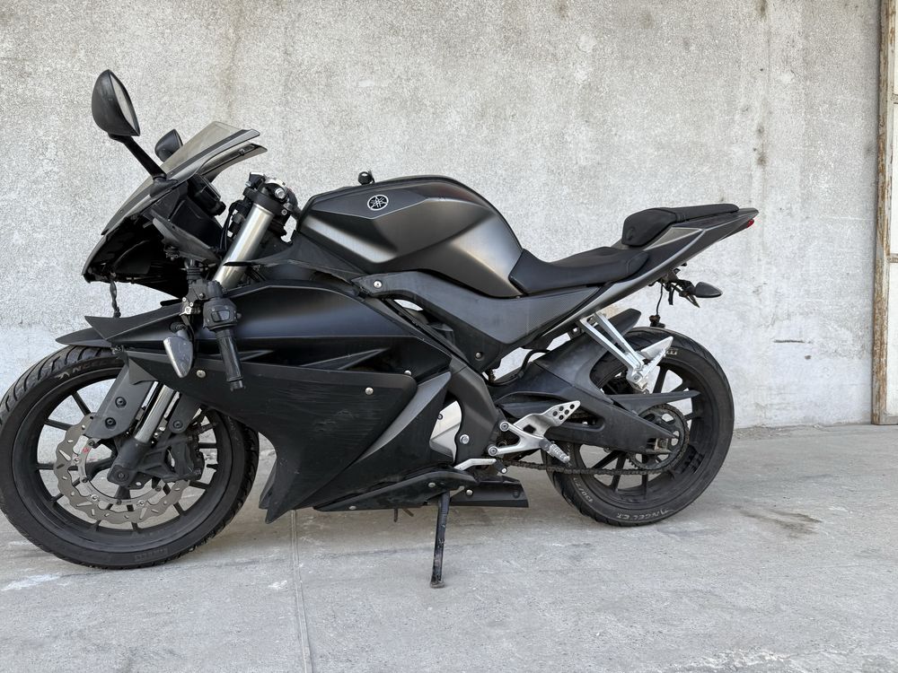 Yamaha yzf r 125 uszkodzona z Niemiec 2015 odpala