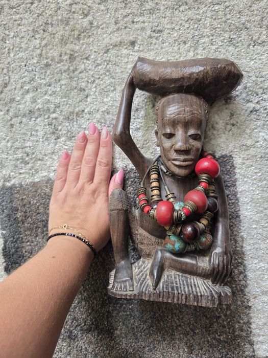 Stara drewniana figura