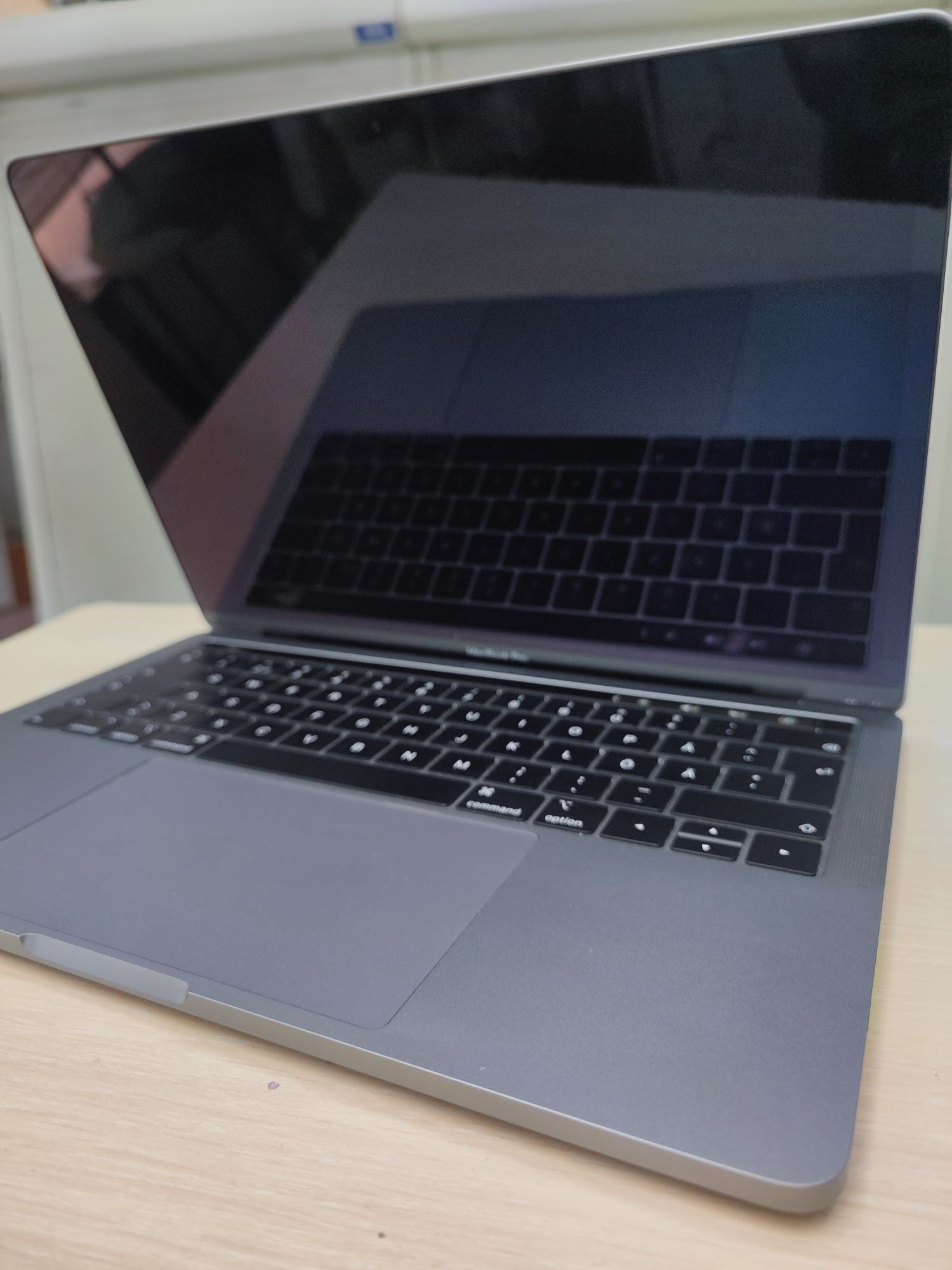 Macbook pro 13 a2159 i5/16gb /256gb вип.2020 мод. 2019