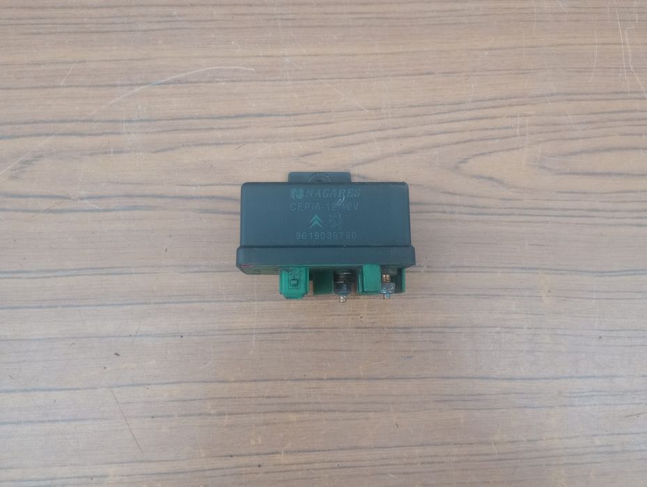 Реле свічок розжарювання накала Trafic/Peugeot/Caddy/Skoda/AstraZafira