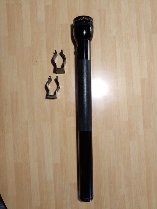 Продам фонарик MAG-LITE 6D б-у