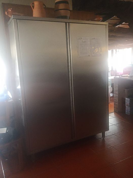 Armário Inox Profissional – A185 x L42 x C150