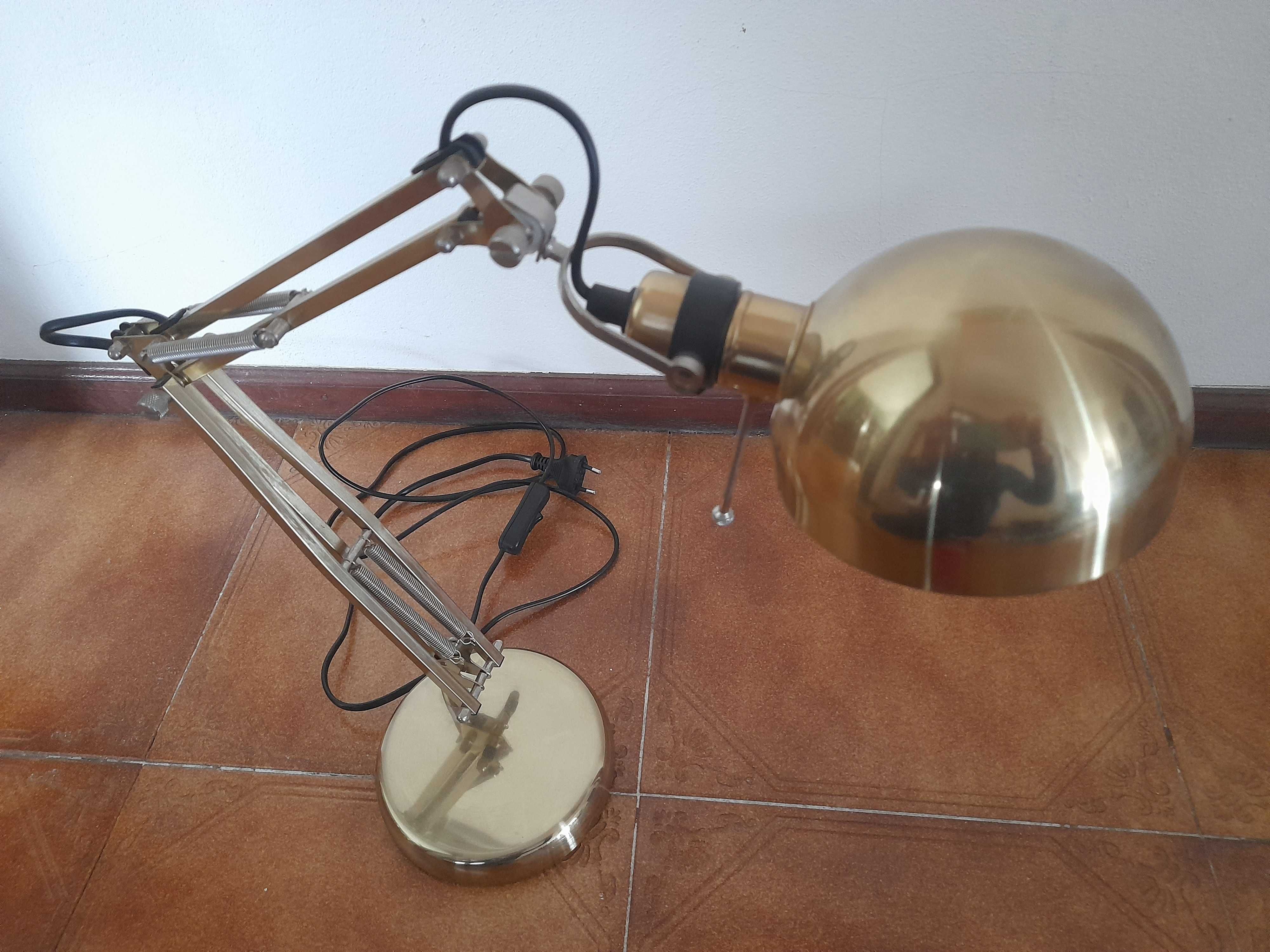 Candeeiro Articulado Retro