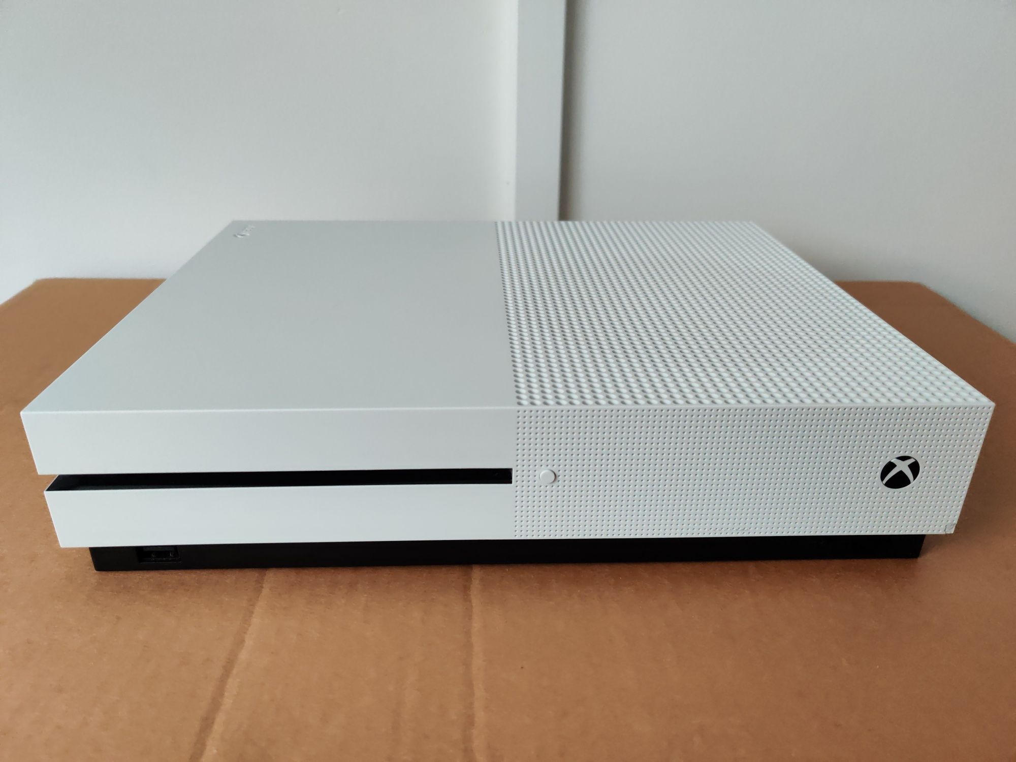 Xbox One S para peças