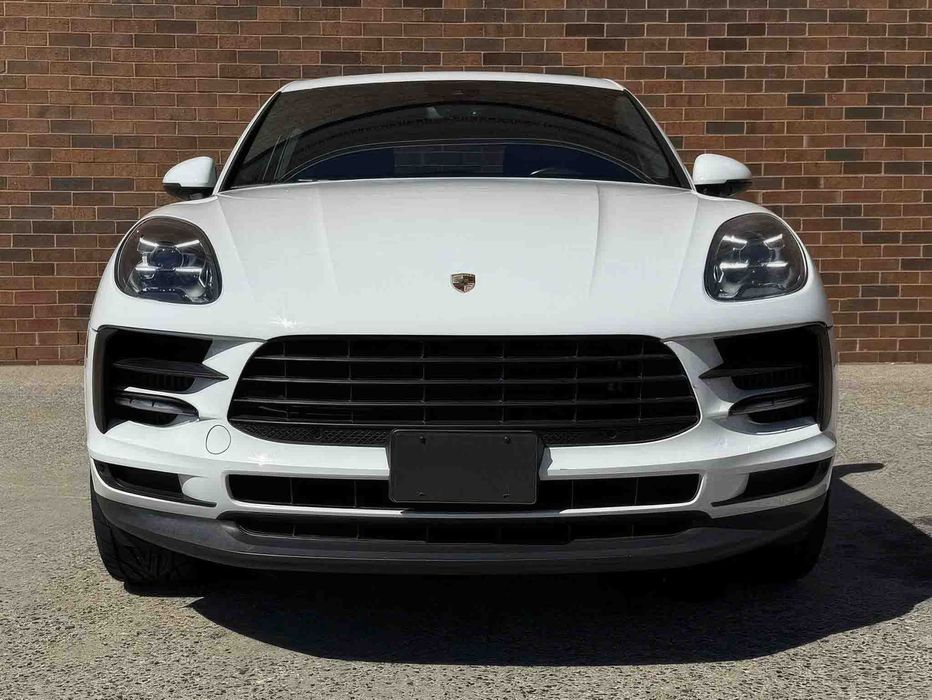 Porsche Macan S      2020