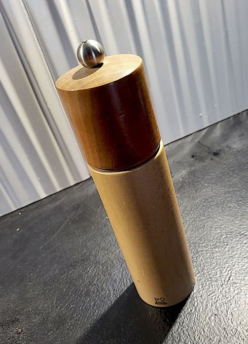 Мельница для перца Peugeot Chatel 21 см (коричневый).