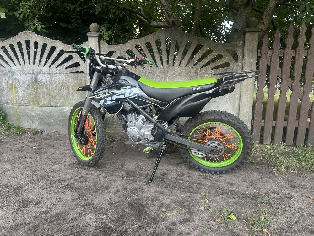 Asix  250 ccm! Stan BDB!