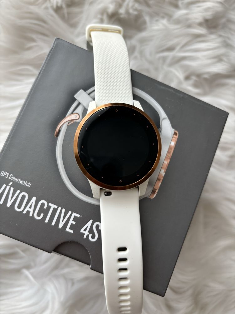 Garmin Vivoactive 4S, bialo - złoty
