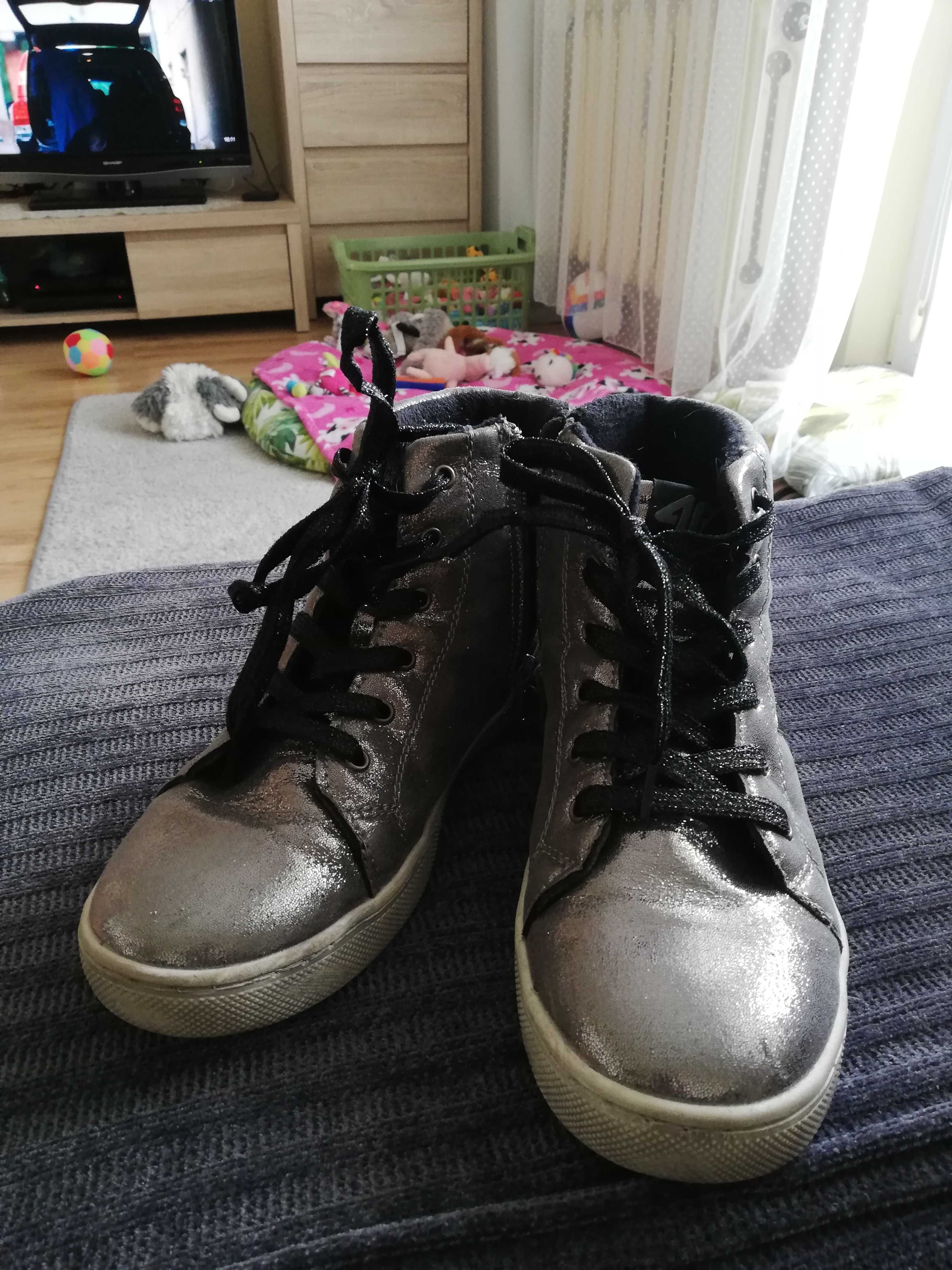 Buty dla dziewczynki srebrne 4F