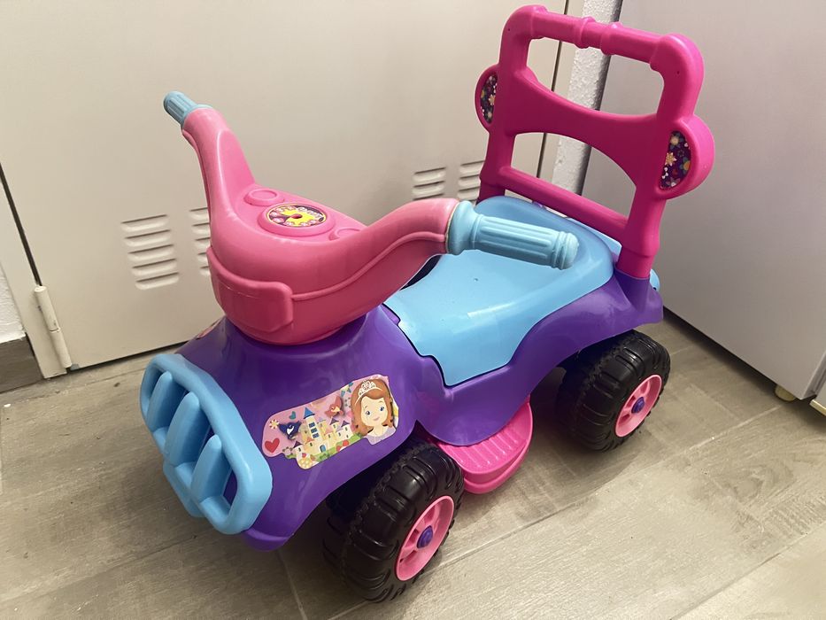 Vendo carrinho Princesa Sofia -Disney