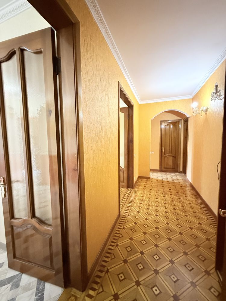 Сдам 3 комнатную квартиру на Королева 1