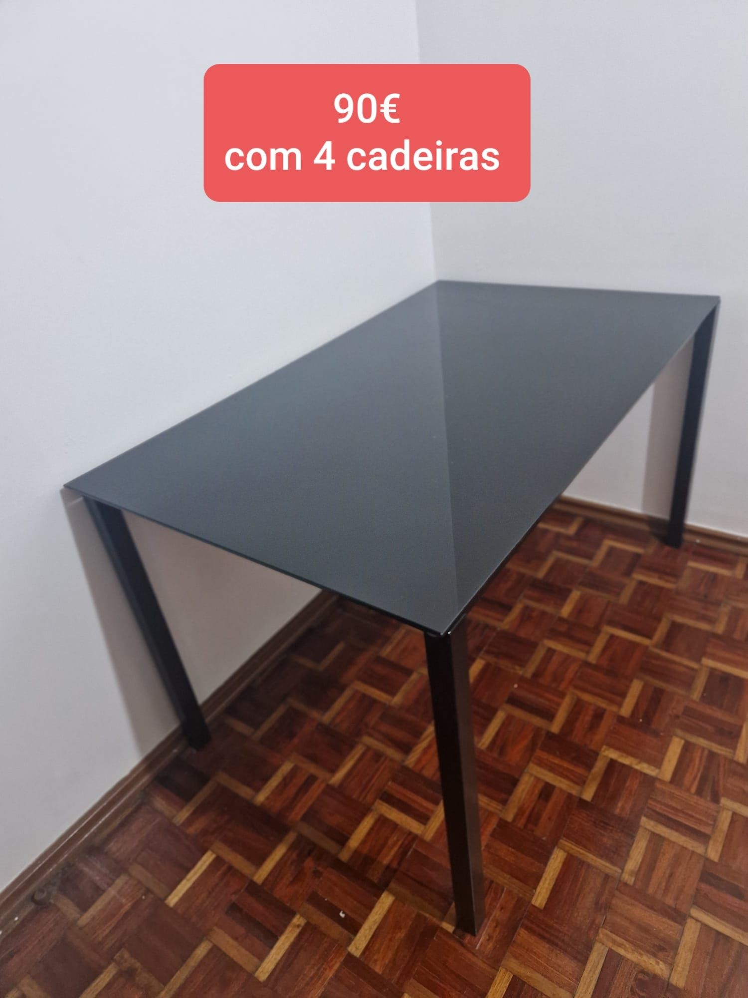 Mesa/jardim/varanda/lazer