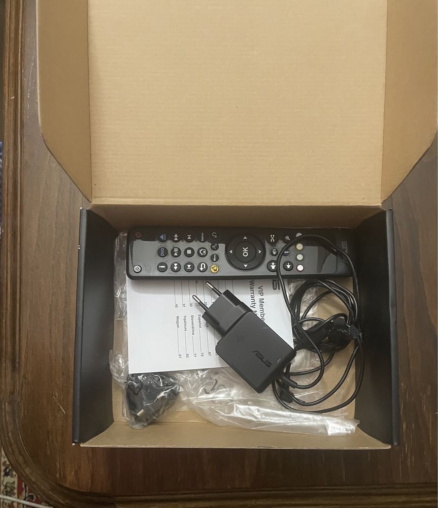 Asus mini plus Smart tv box