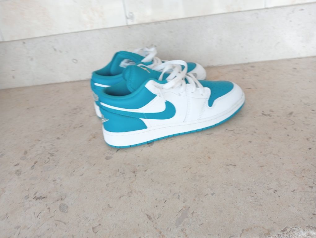 Jordan 1 low aquatone