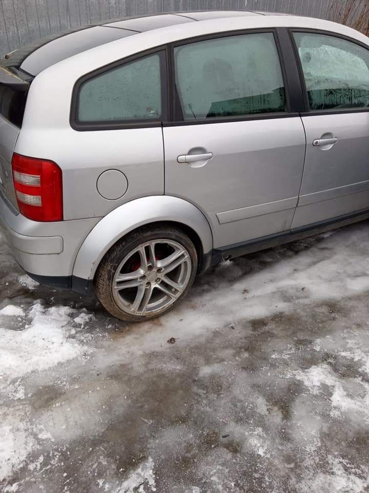 Audi A2 drzwi prawy przód