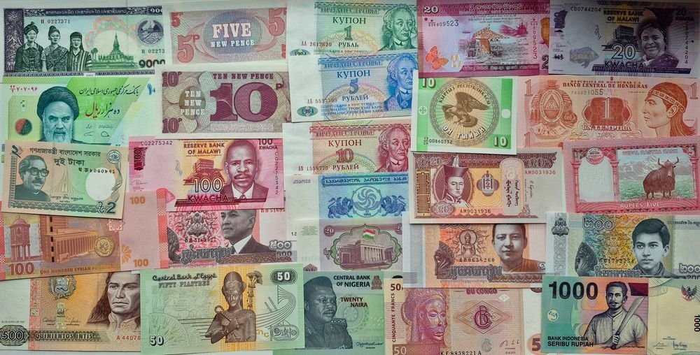 Набір банкнот світу 1970 - 2024 років 25 бон всі бони стан UNC