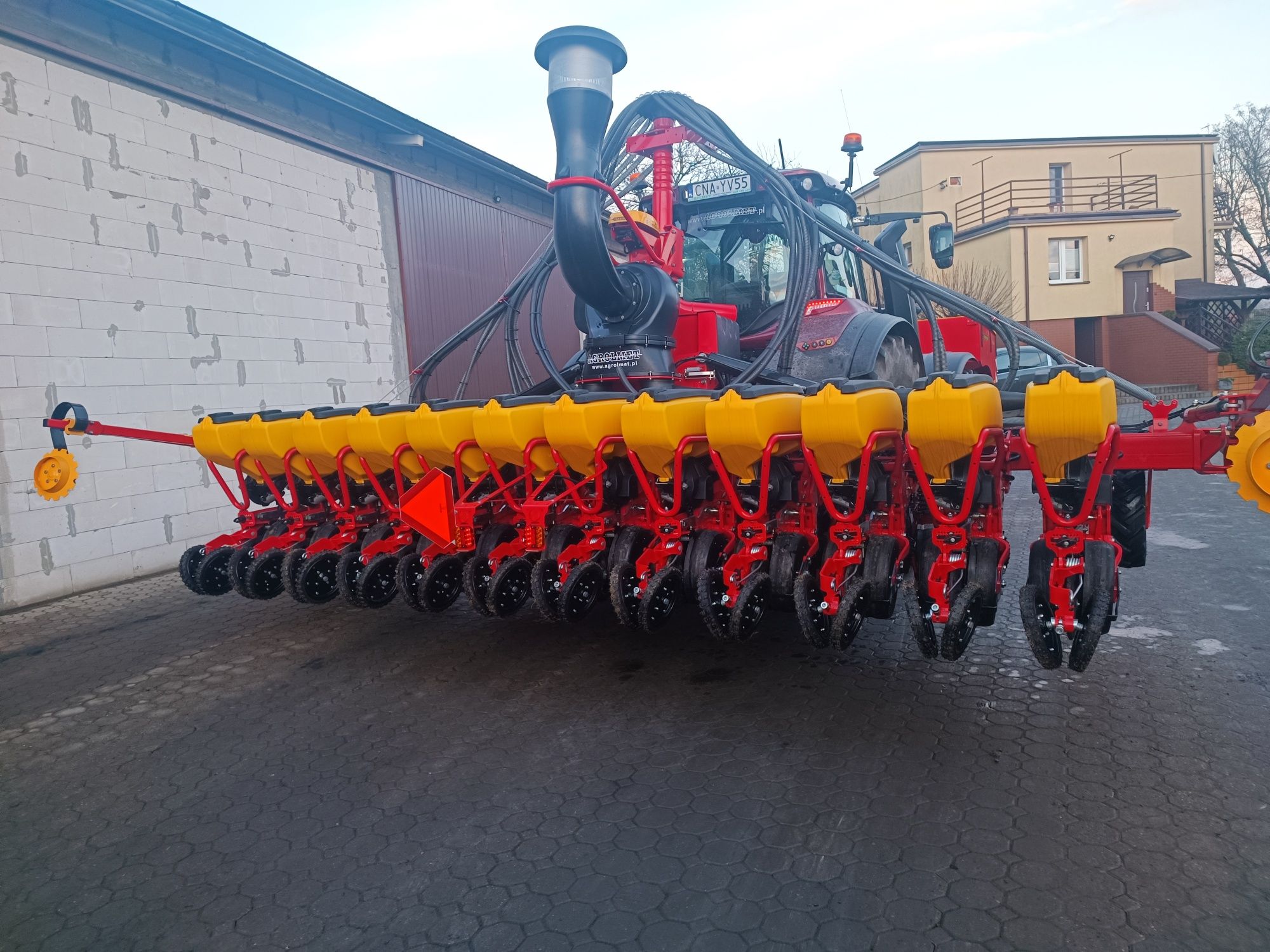 Usługa siewu kukurydzy. Vaderstad tempo v8