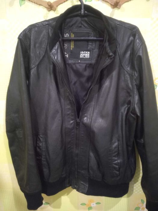 Продам мужскую кожаную куртку Пилот