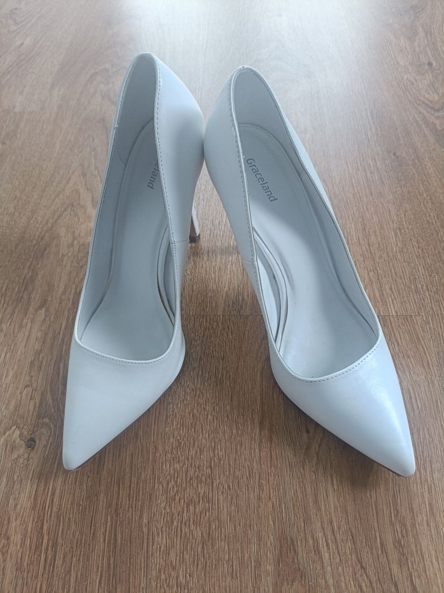 Buty szpilki białe Graceland 39