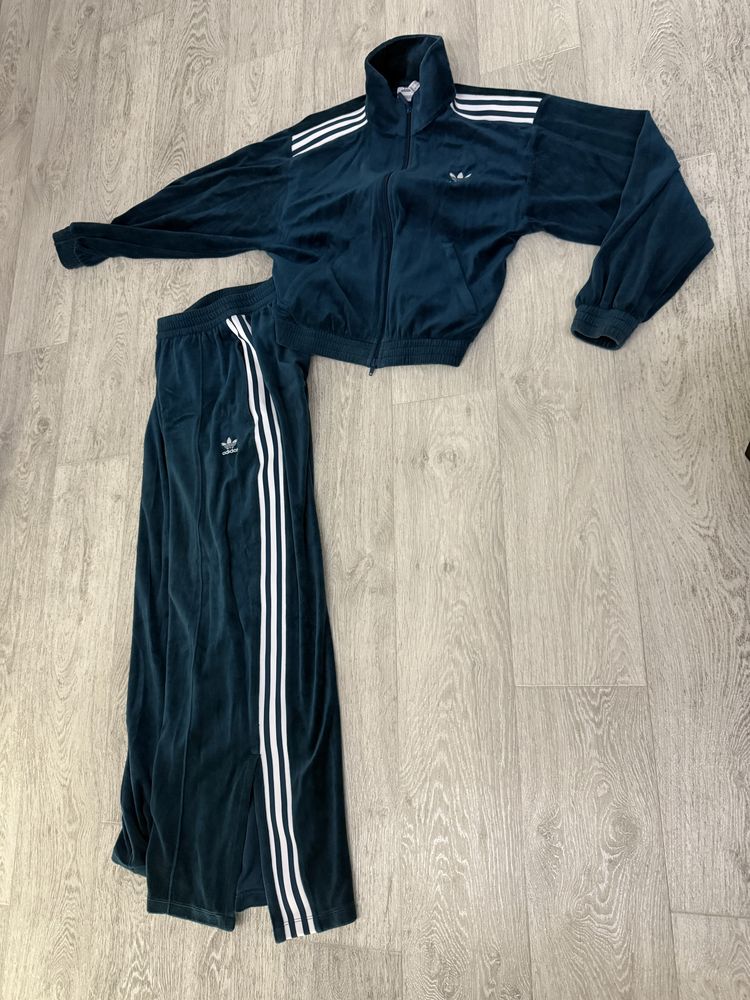 Костюм спортивный велюровый Adidas
