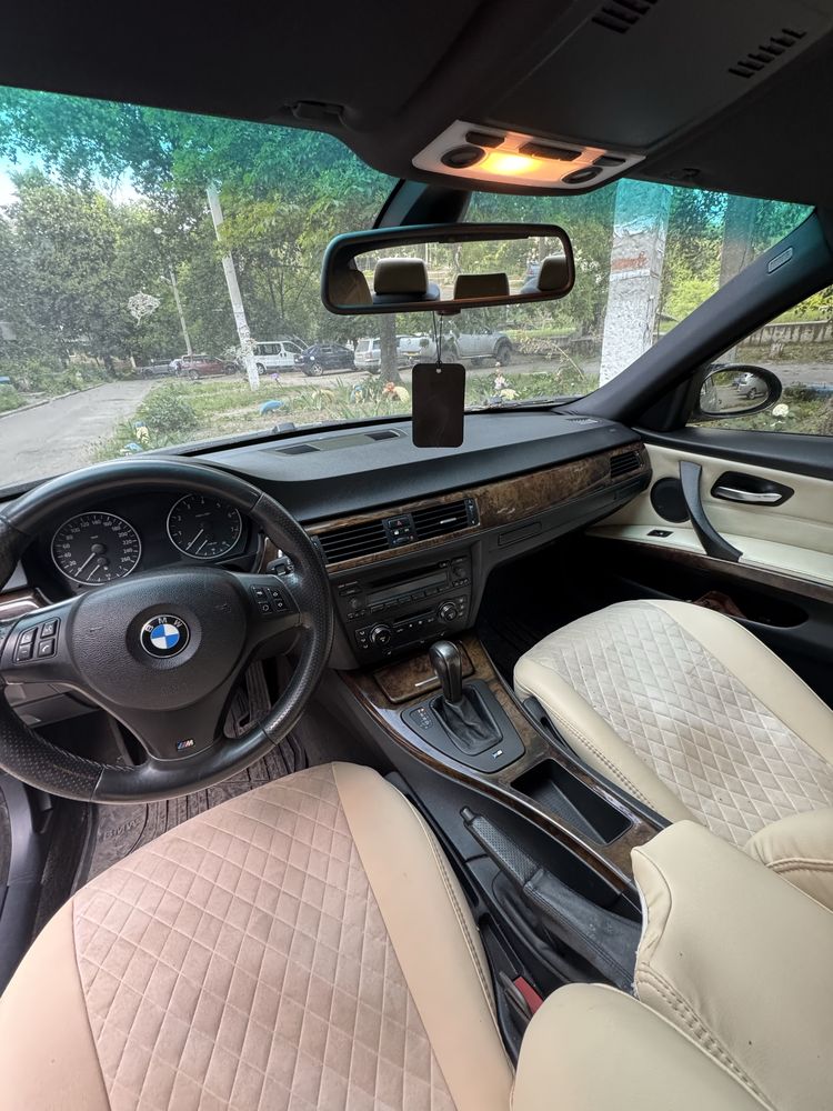 BMW 325xl  /e90