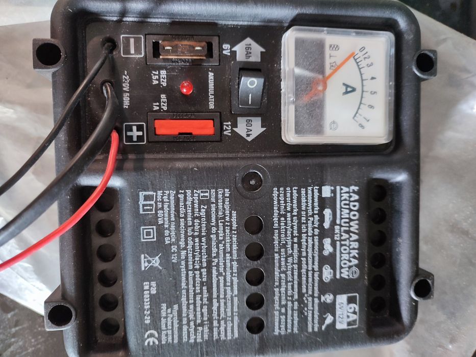 Prostownik samochodowy