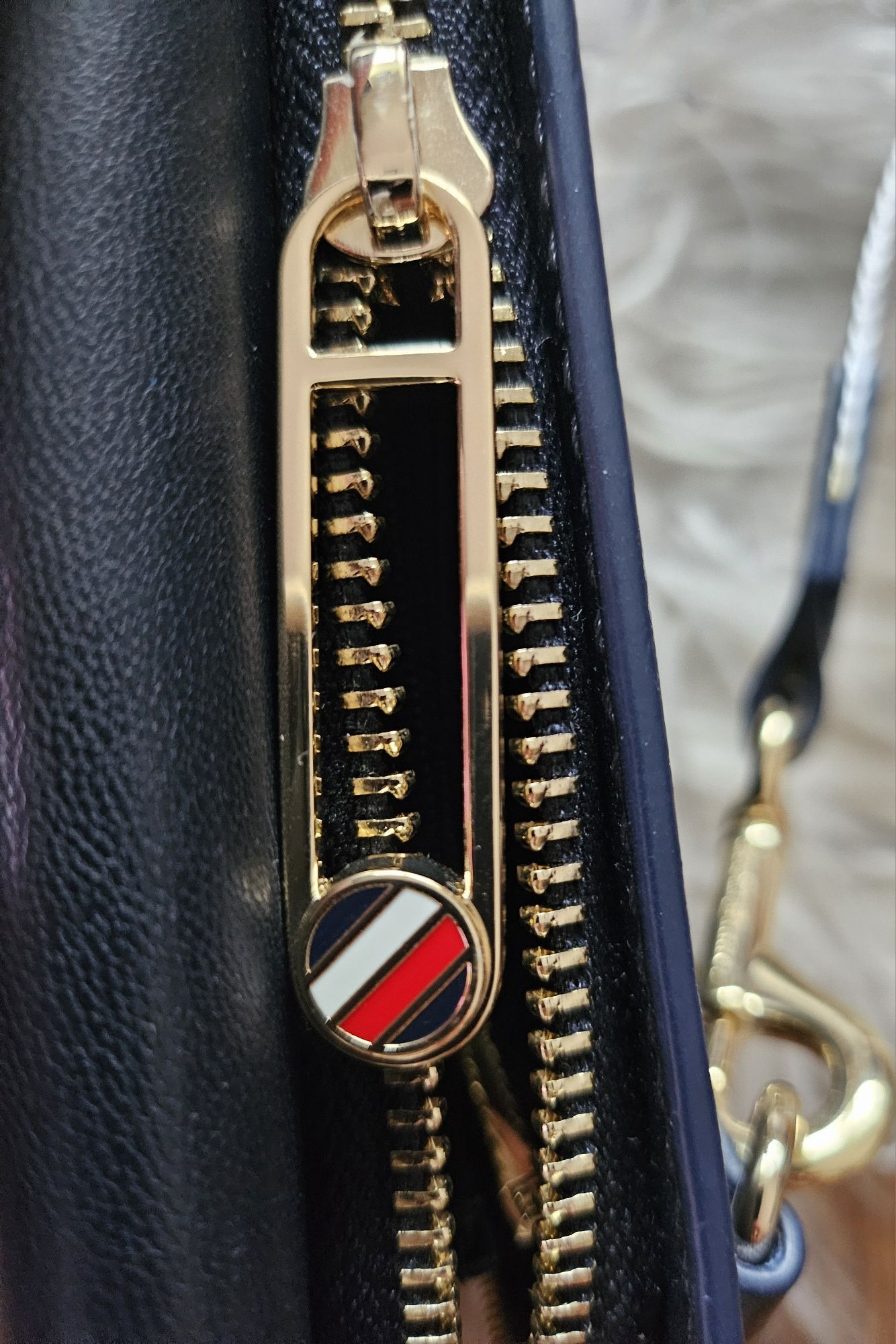 Torebka portfel Tommy Hilfiger Oryginał złote dodatki Hit granatowa