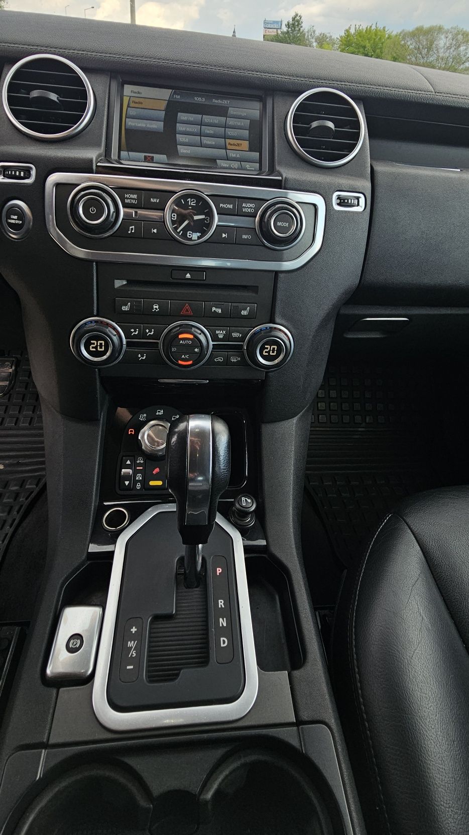 Land Rover Discovery 4