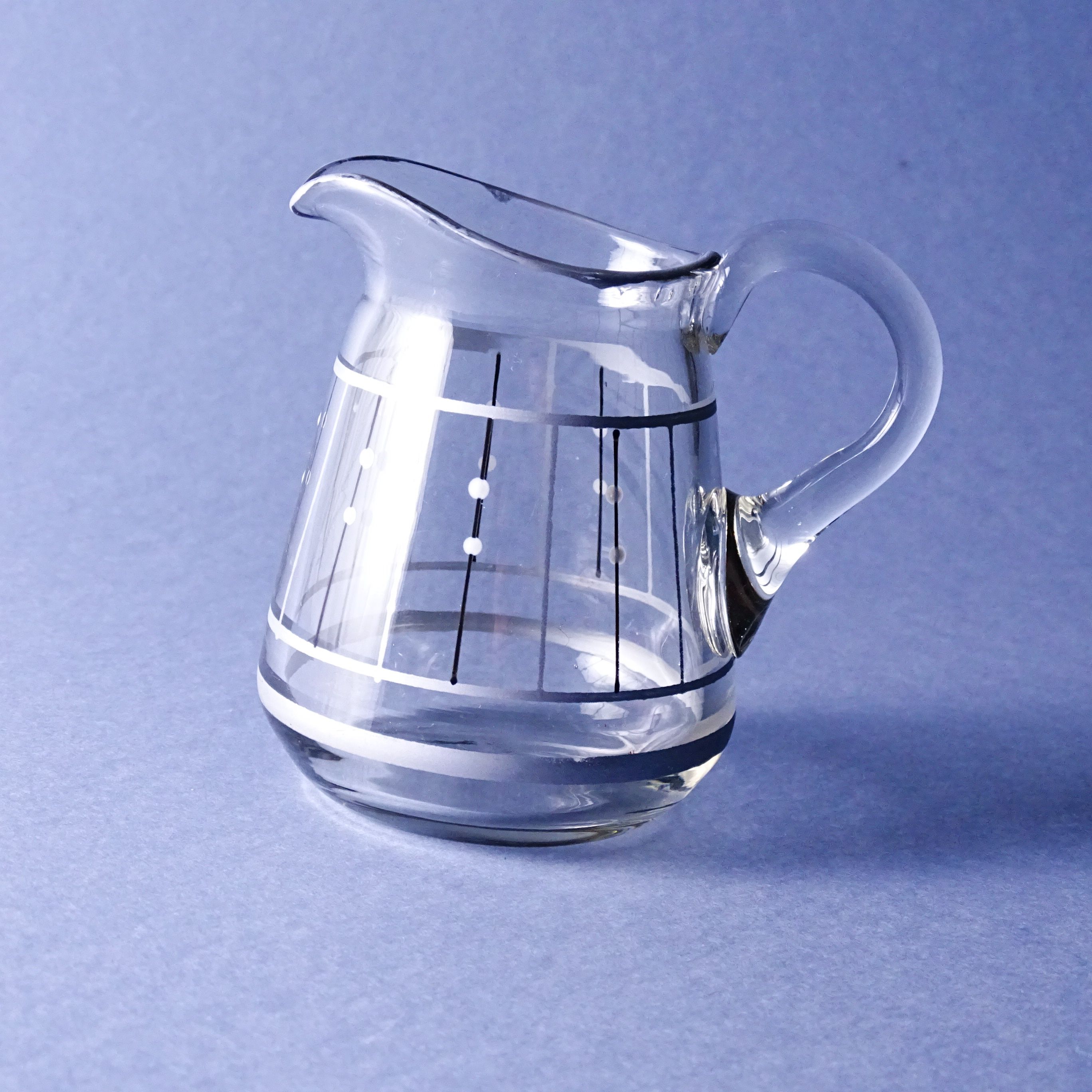 lata 40/50-te zabytkowy ręcznie zdobiony szklany mlecznik
