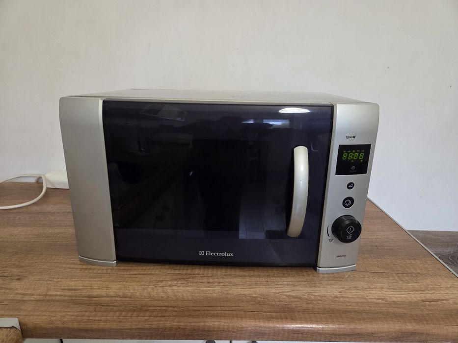 Kuchenka mikrofalowa ELEKTROLUX