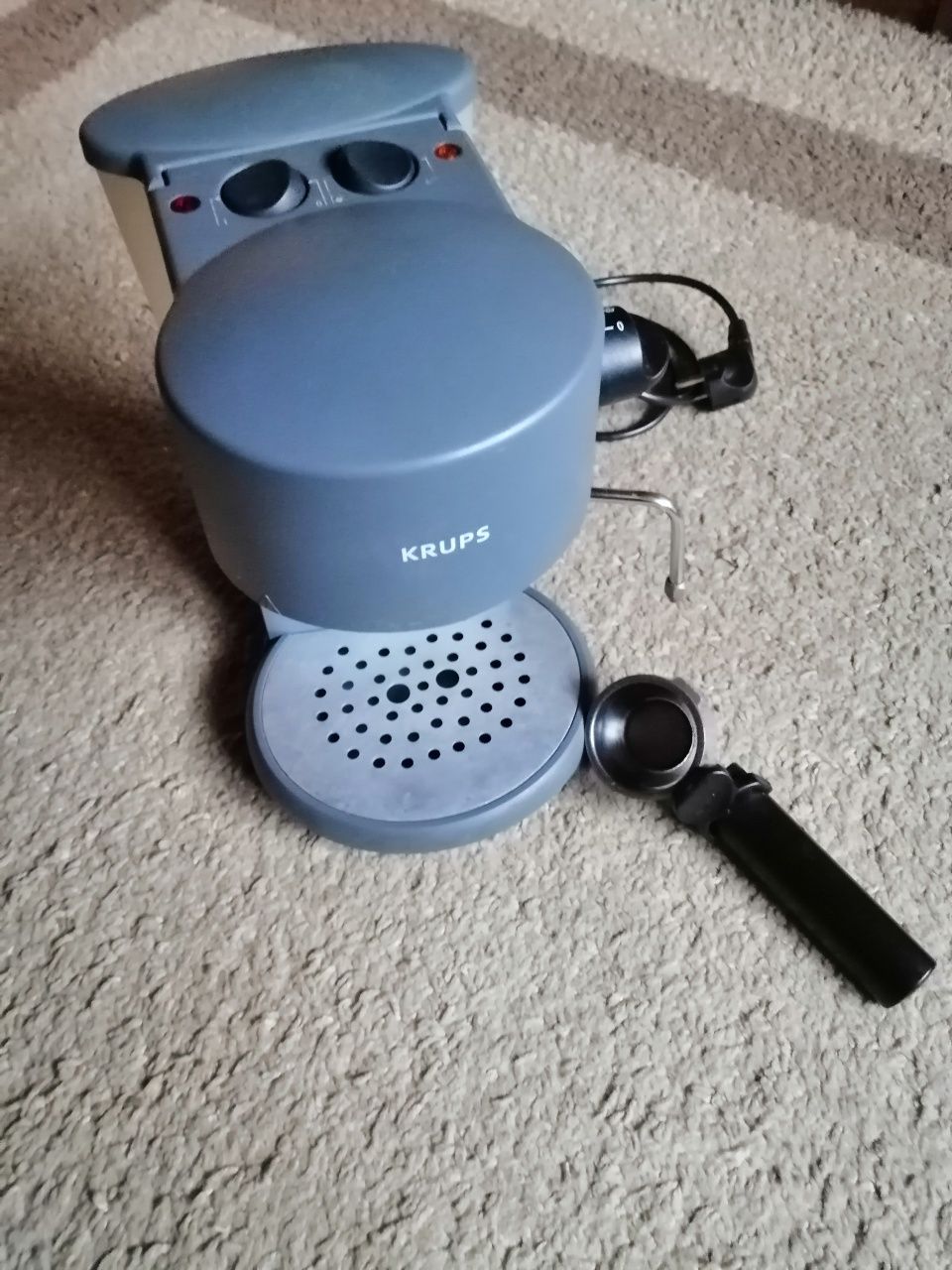 Ekspres cisnieniowy Krups vivo 880 spieniacz