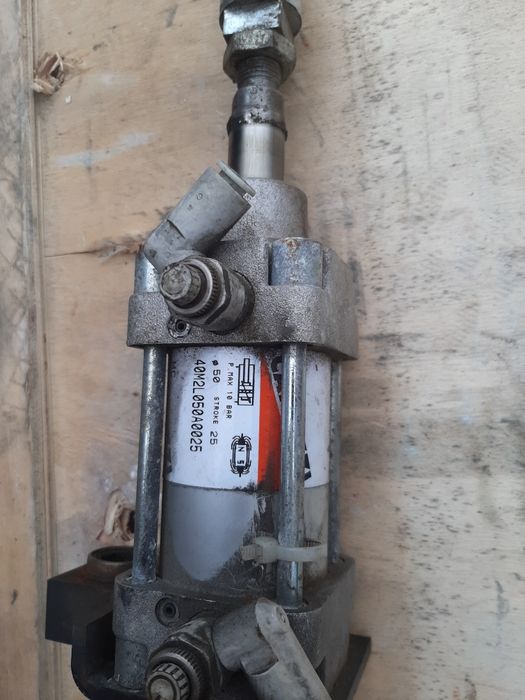 пневмо розпридільник. пневма . пневмоциліндри