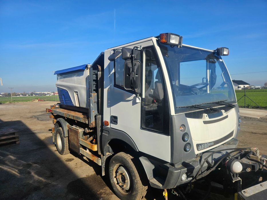 Piaskarko-solarka Nido