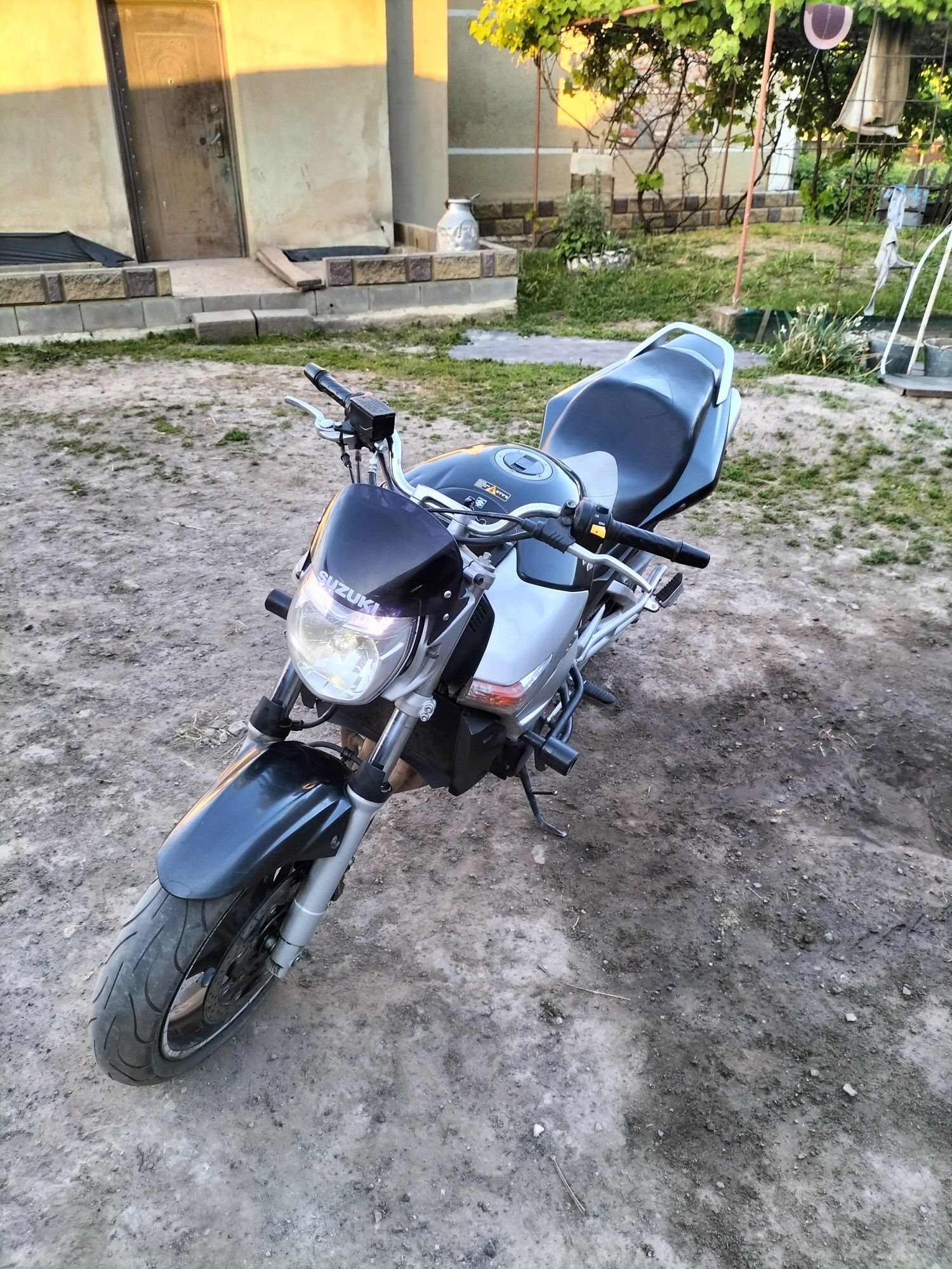 Мотоцикл Suzuki gsr 600