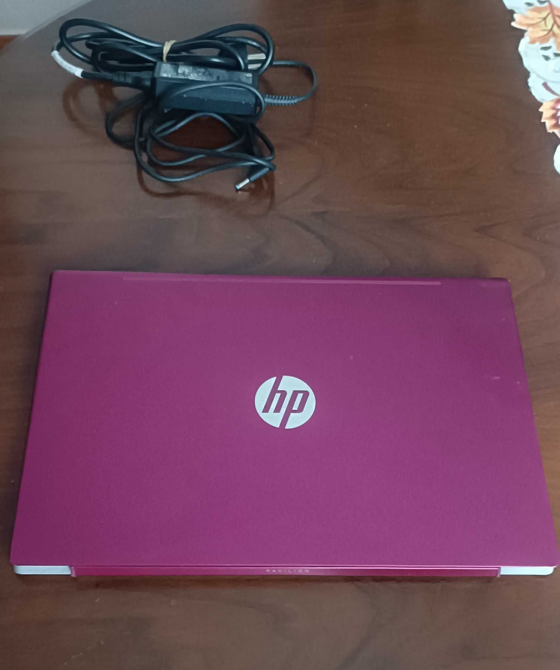 HP Pavilion Ryzen 3 2300U, 8GB Ram, GPU Vega 6