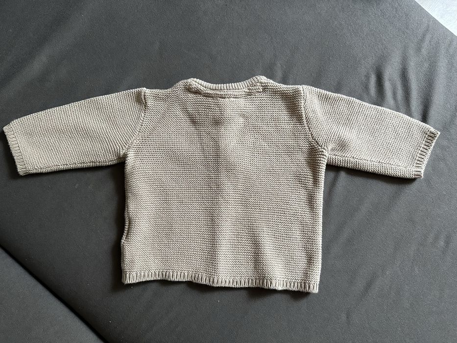 R. 62 Beżowy sweterek rozpinany H&M