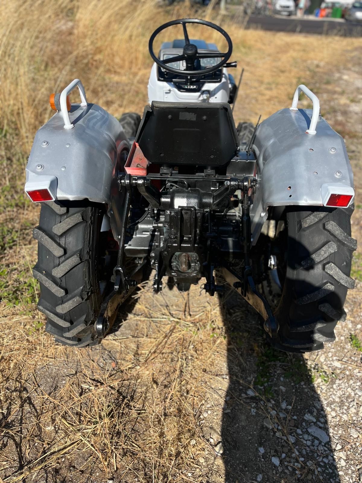 Trator YANMAR YM1720D 4WD 17HP Japonês com acessórios à parte