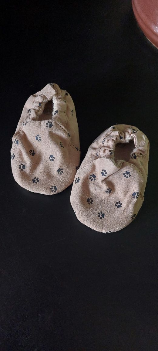 Kapcie/buciki na gumce