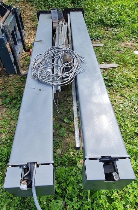 Podnośnik kolumnowy dwukolumnowy warsztatowy samochodowy śrubowy Nussb