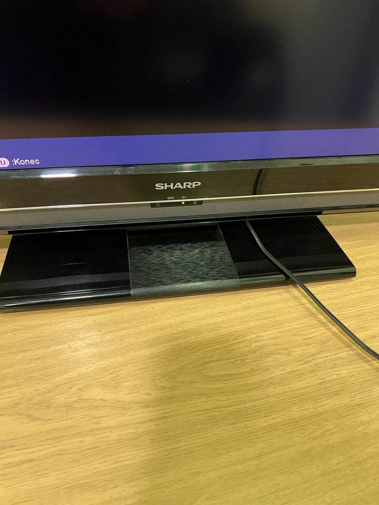 Телевізор Sharp Aquos LC-32D65E