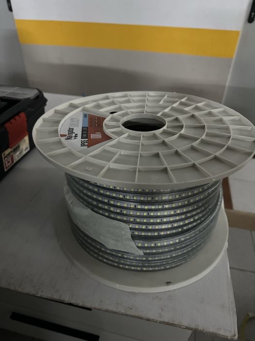 Rolo de Fita led eletrica novo. 100 metros