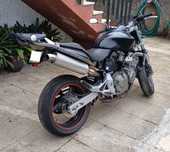 Honda hornet CB 600 F de 10/2003 c/ Top case