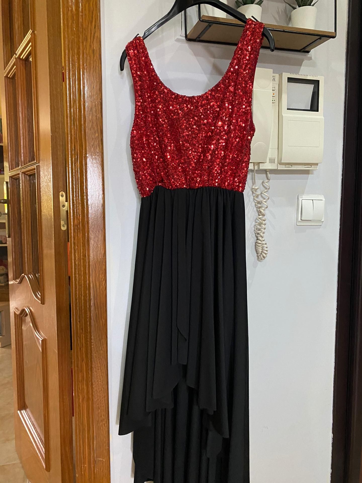 Vestido de noite com lantejoulas - vermelho ou azul