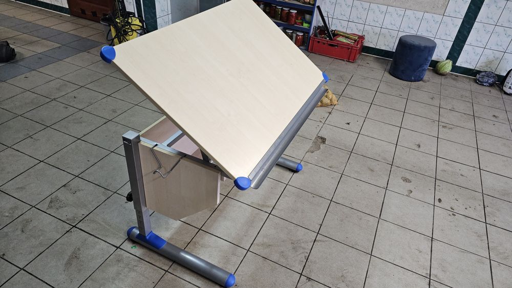 Biurko kreślarskie, dziecięce