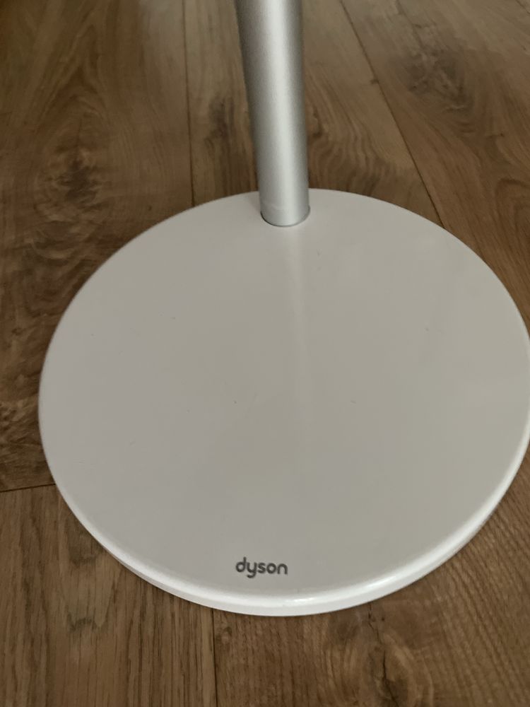 Dyson stacja ładujaca