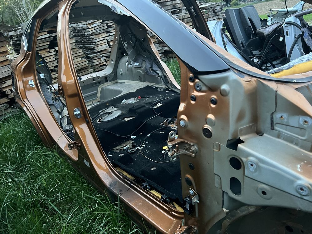 Renault Captur 2024 rok karoseria dach ćwiartki