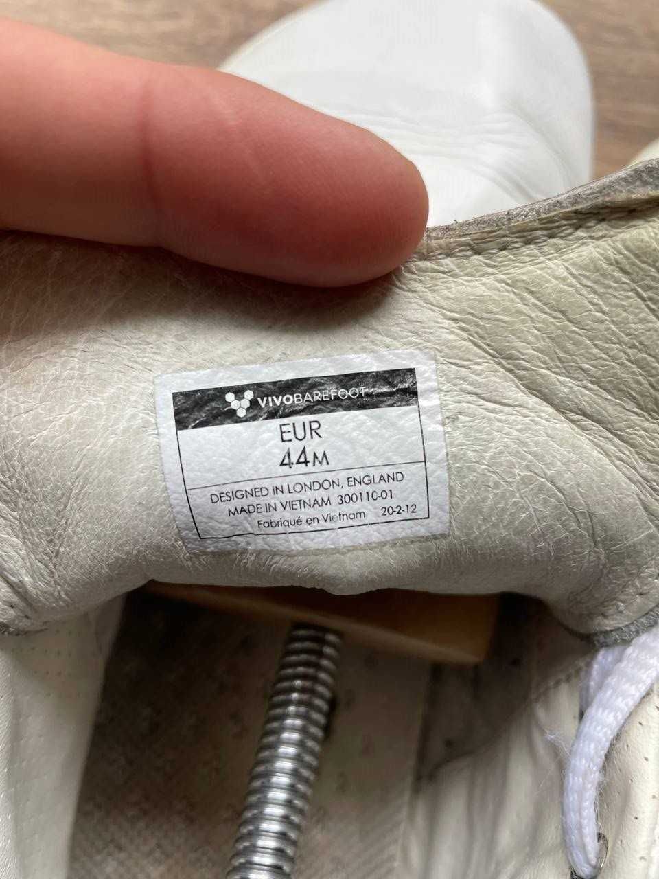 Чоловічі шкіряні кросівки фірми VivoBarefoot